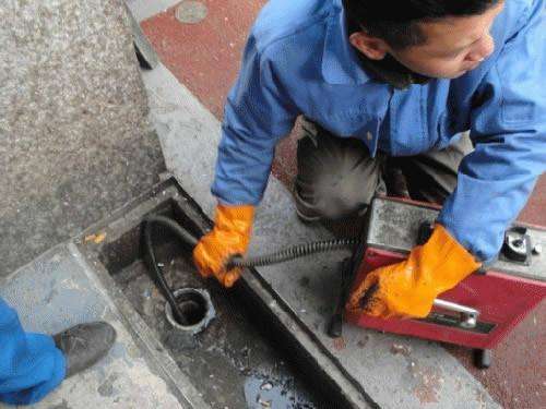 皂市镇疏通下水道